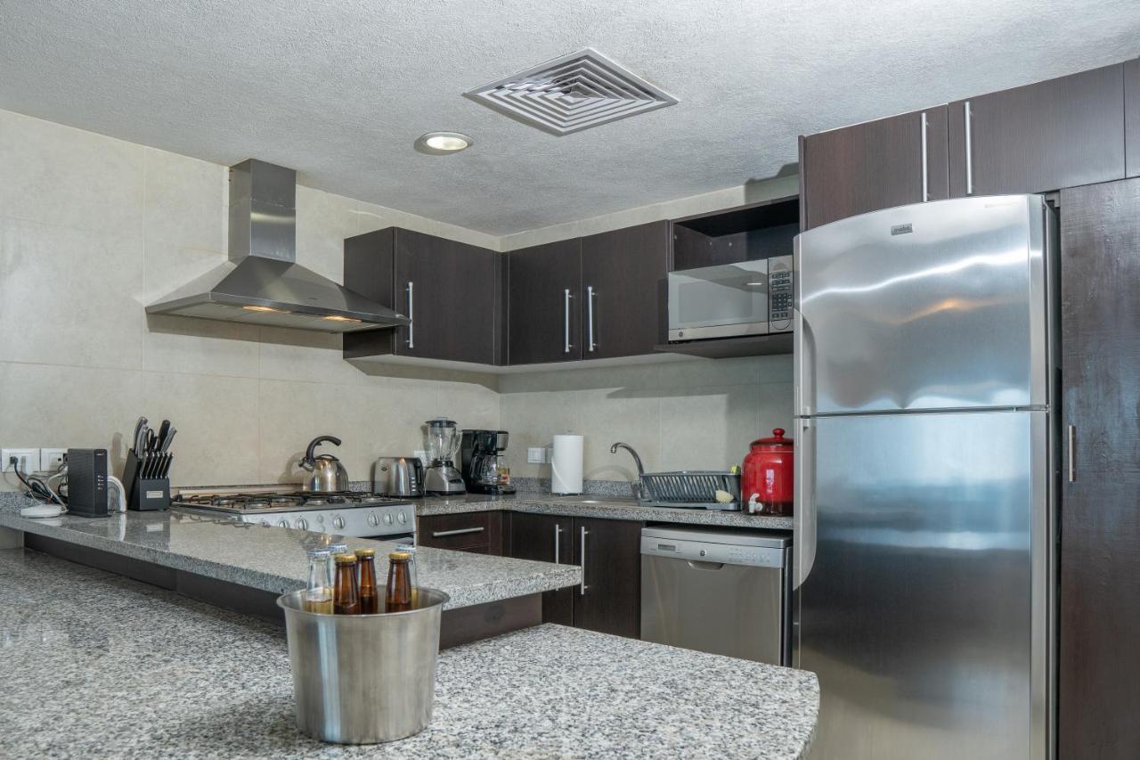 Ocean Front Condo Sleeps 4 Adults-Grand Venetian T3000-1606 Puerto Vallarta Bagian luar foto